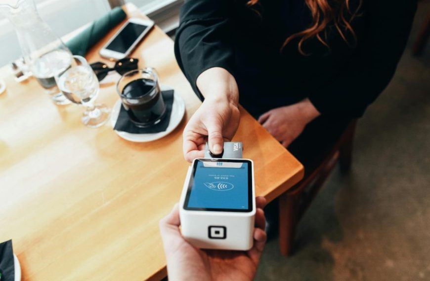 The Benefits of Implementing a Customer Reference Program